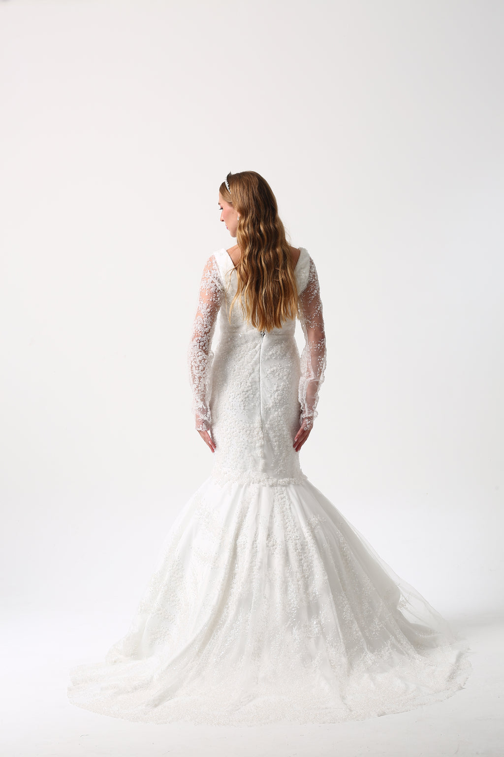Romantik Dantel Kollu Boncuk İşlemeli Balık Model Gelinlik