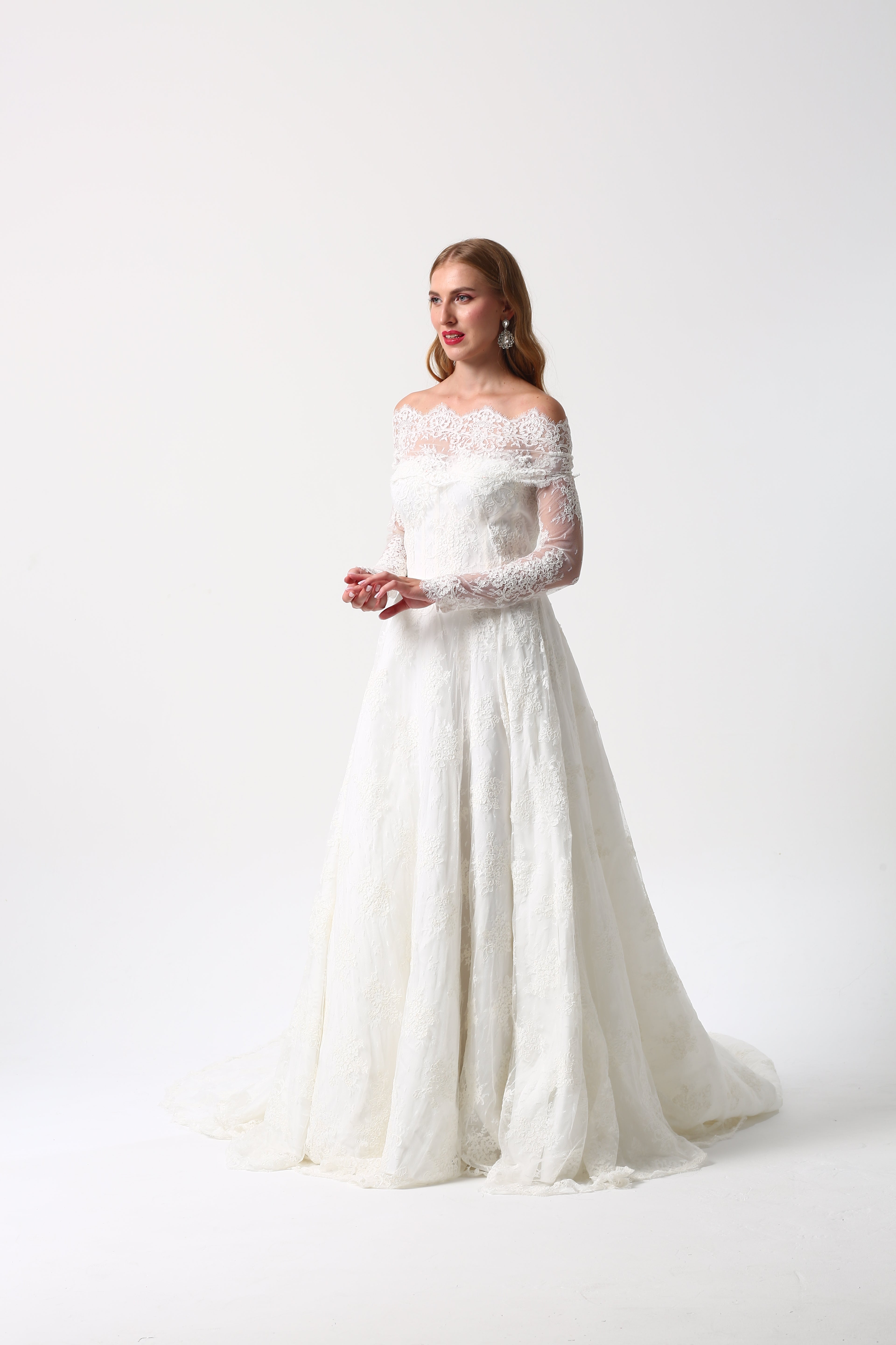 Fransız Dantel Detaylı Romantik Prenses Model Gelinlik